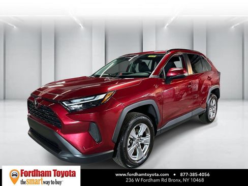 Used 2025 Toyota RAV4 XLE image 7