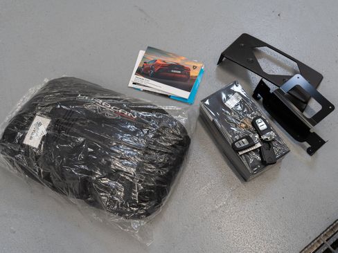 Used 2020 Lamborghini Huracan EVO image 24