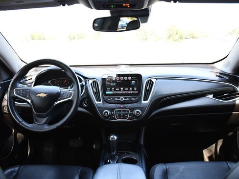 Used 2018 Chevrolet Malibu Hybrid w/ Leather Package FWD image 20
