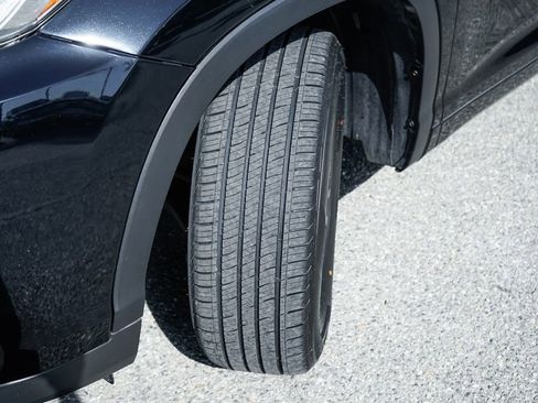 Used 2017 Toyota Highlander LE image 40