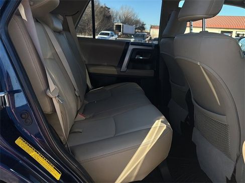 Used 2016 Toyota 4Runner SR5 Premium image 11