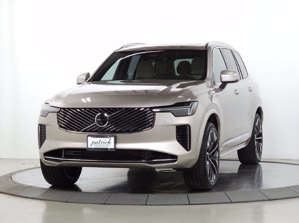 Used 2026 Volvo XC90 T8 Plus w/ Protection Package Premier AWD/4WD image 3