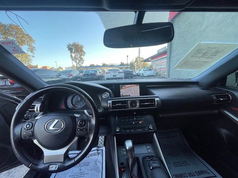 Used 2016 Lexus IS 200t image 10