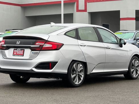 Used 2018 Honda Clarity Touring image 2