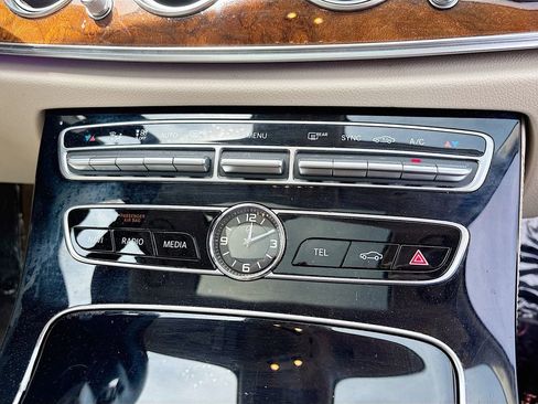 Used 2018 Mercedes-Benz E 400 4MATIC Wagon image 28