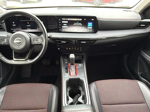 Used 2025 Nissan Kicks SR FWD image 15
