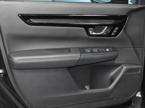 Used 2025 Honda CR-V Sport Touring image 4