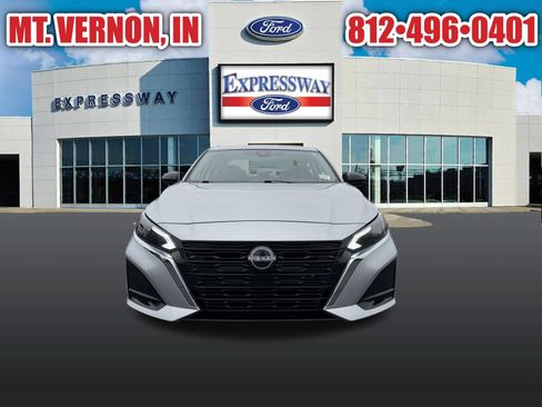 Used 2024 Nissan Altima 2.5 SV FWD image 3