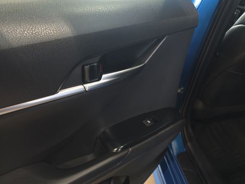 Used 2020 Toyota Camry SE FWD image 23
