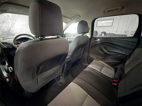 Used 2017 Ford Escape SE image 9