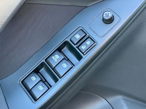 Used 2015 Subaru Forester 2.5i w/ Alloy Wheel Package image 25