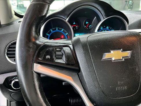 Used 2014 Chevrolet Cruze LT FWD image 10