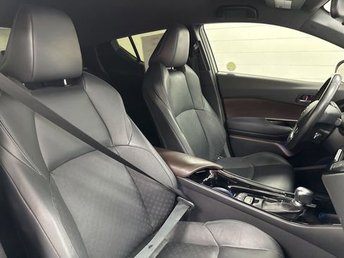 Used 2019 Toyota C-HR Limited FWD image 18
