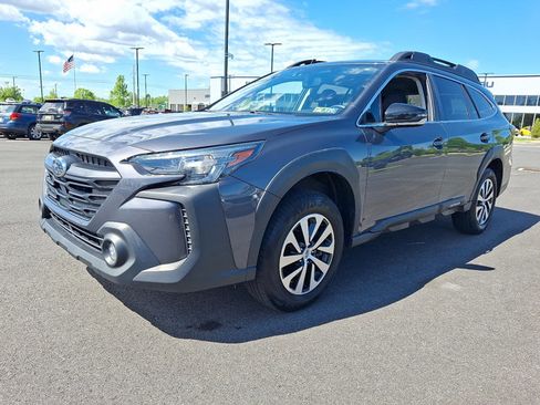 Certified 2024 Subaru Outback Premium AWD/4WD image 3
