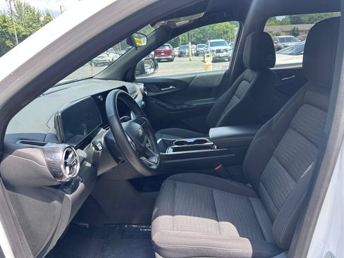 Used 2025 Chevrolet Equinox LT FWD image 36