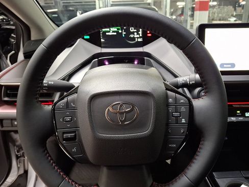 New 2026 Toyota Prius Plug-In Hybrid FWD image 14