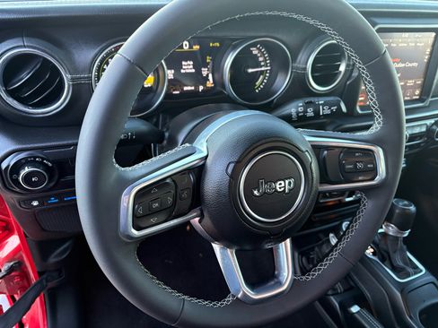 Used 2023 Jeep Wrangler Sahara image 14