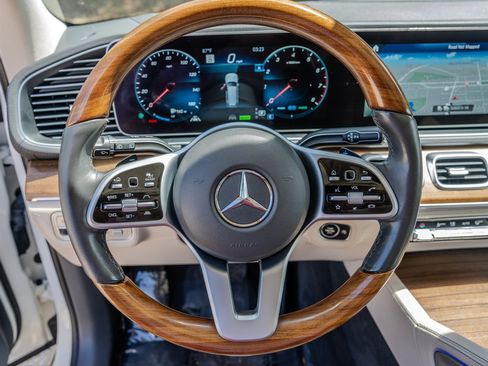 Used 2020 Mercedes-Benz GLS 450 4MATIC image 15