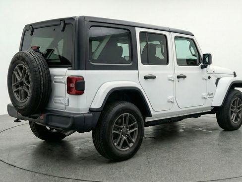 Used 2025 Jeep Wrangler Unlimited Sport AWD/4WD image 9