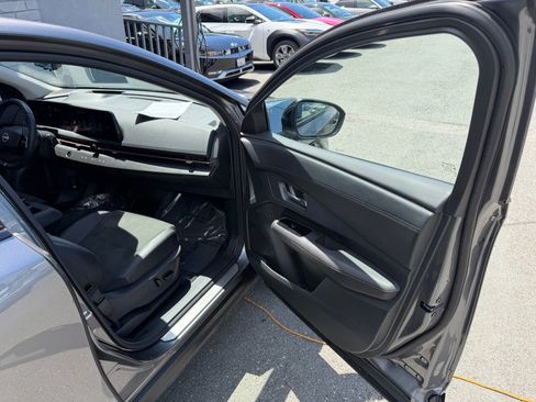 Used 2023 Nissan Ariya FWD image 41