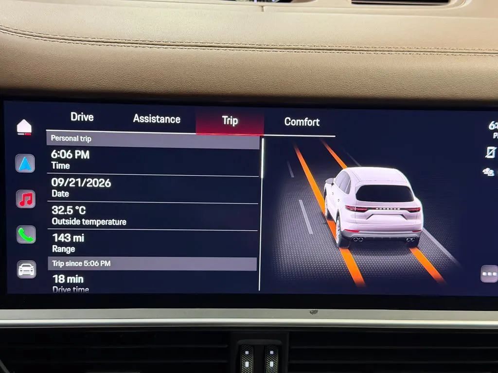 Used 2023 Porsche Cayenne S Platinum w/ Premium Package Plus AWD/4WD image 47