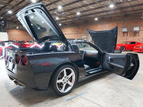 Used 2007 Chevrolet Corvette Coupe w/ Preferred Equipment Group RWD image 26