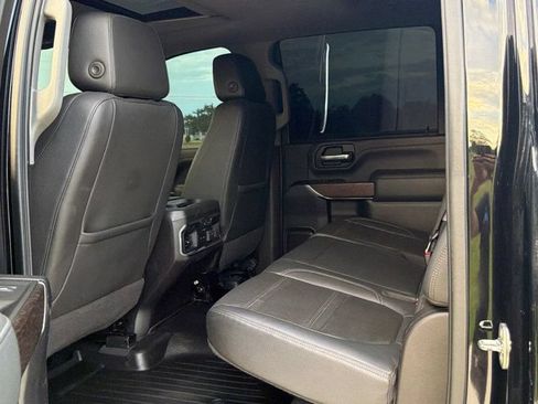 Used 2021 GMC Sierra 2500 Denali w/ Denali Black Diamond Edition AWD/4WD image 10