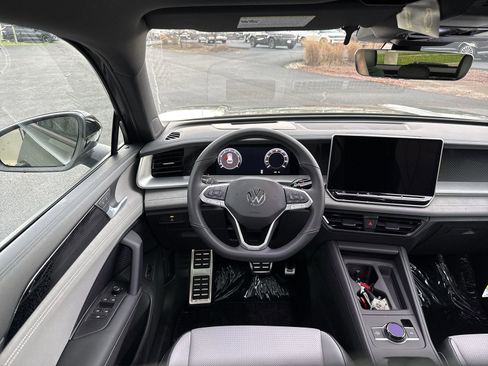 New 2026 Volkswagen Tiguan SE R-Line AWD/4WD image 15