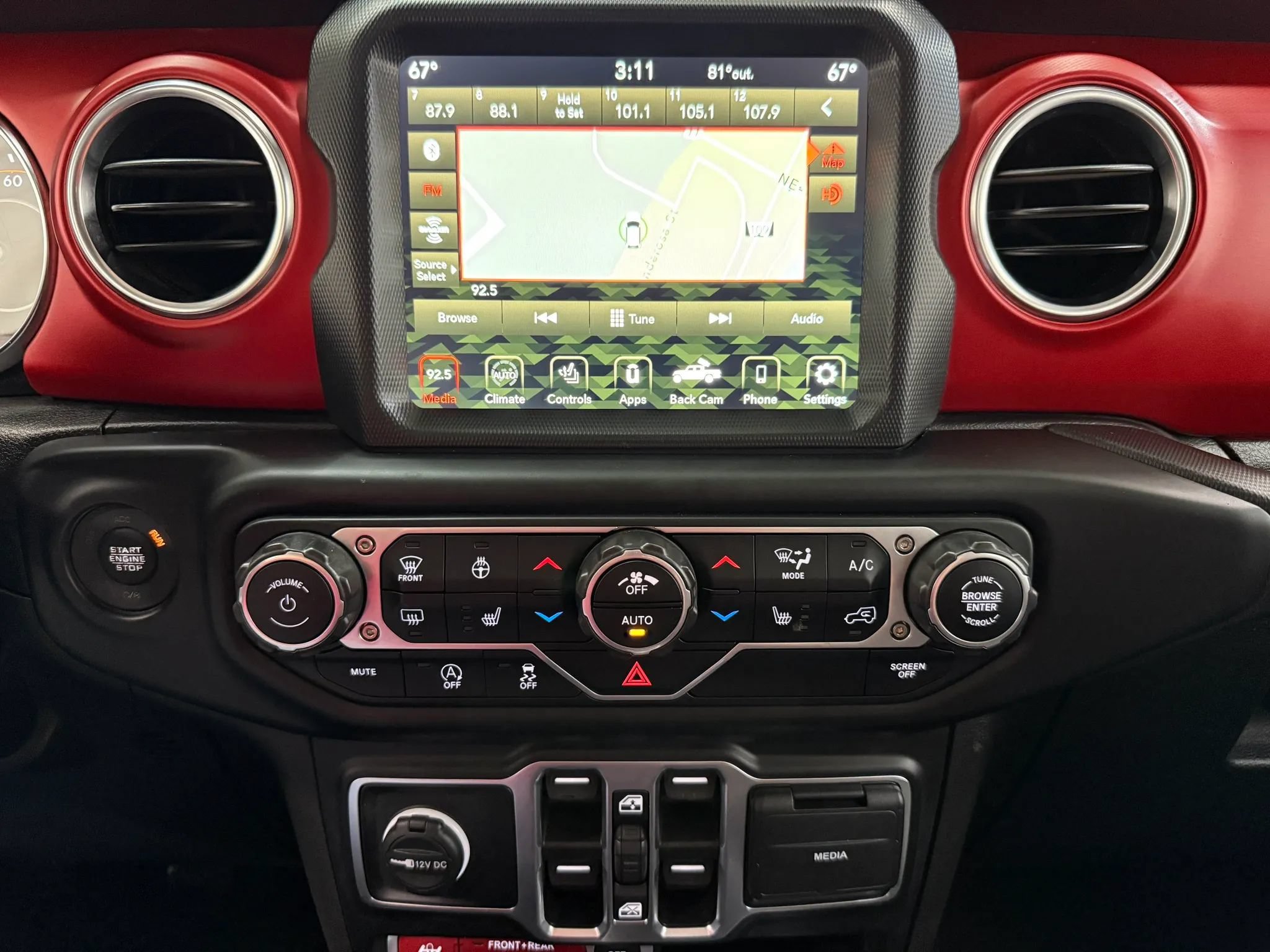 Used 2023 Jeep Gladiator Rubicon w/ Cold Weather Group AWD/4WD image 21