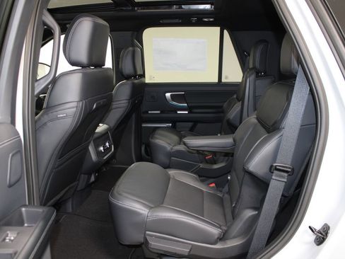 New 2025 Ford Expedition Platinum w/ Stealth Performance Package image 28