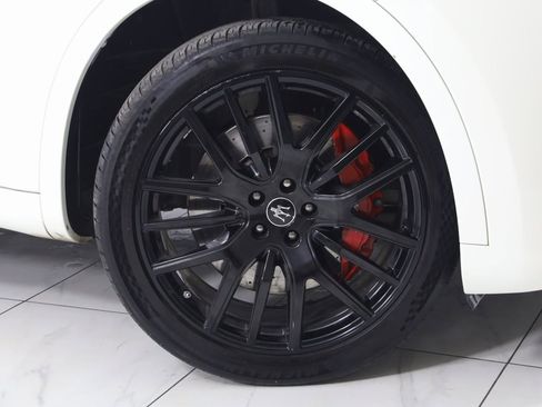 Used 2021 Maserati Levante S image 16