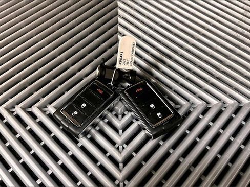 Used 2023 Jeep Grand Cherokee Laredo image 9