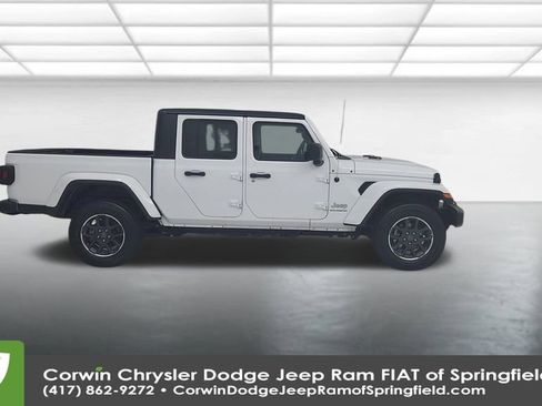 Certified 2023 Jeep Gladiator Overland image 2