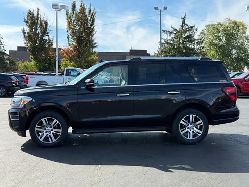 Used 2024 Ford Expedition Limited image 6