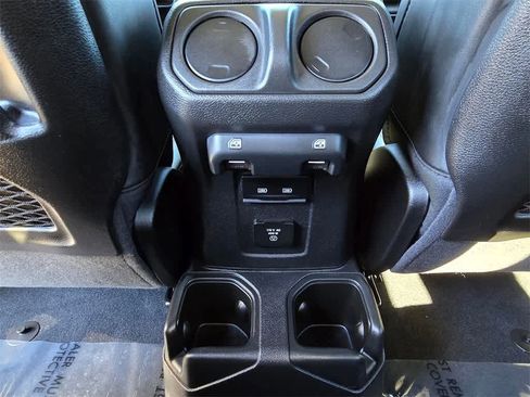 New 2025 Jeep Gladiator Rubicon image 10