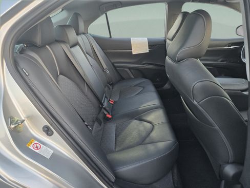 Used 2019 Toyota Camry XSE FWD image 21