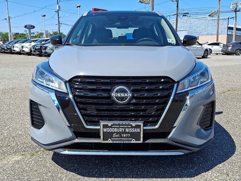 Certified 2024 Nissan Kicks SV FWD image 2