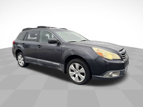 Used 2010 Subaru Outback 2.5i Premium image 3