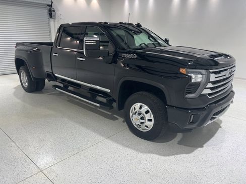 Used 2024 Chevrolet Silverado 3500 High Country image 6