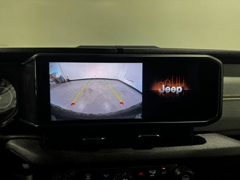 Used 2024 Jeep Wrangler Unlimited Sport AWD/4WD image 10
