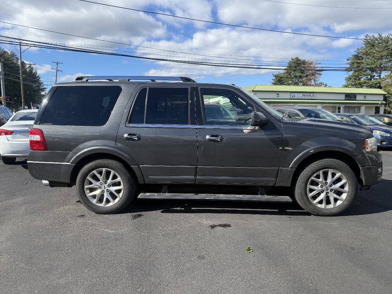 Used 2016 Ford Expedition Limited AWD/4WD image 13