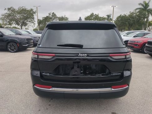 Used 2023 Jeep Grand Cherokee Laredo image 7