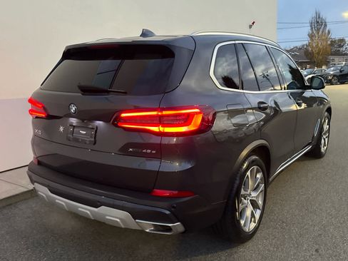 Used 2022 BMW X5 xDrive45e w/ Parking Assistance Package image 4
