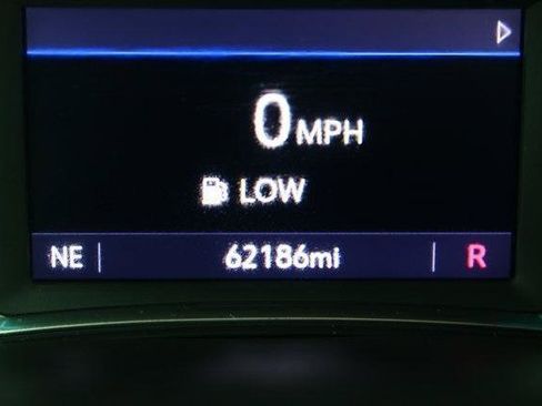 Used 2022 Chevrolet Traverse LT image 20