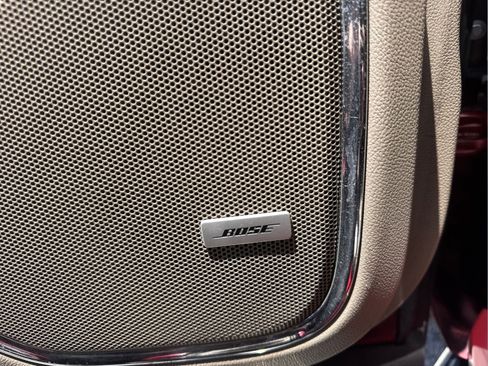 Used 2017 GMC Yukon SLT AWD/4WD image 12