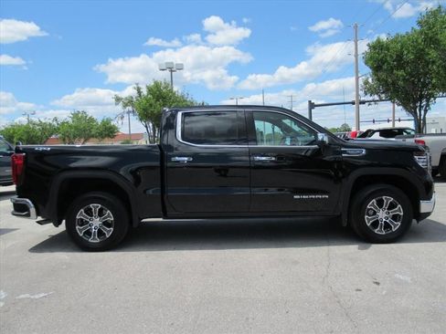 Used 2026 GMC Sierra 1500 SLT AWD/4WD image 2