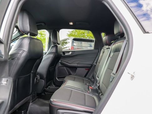 Used 2024 Ford Escape ST-Line w/ Tech Pack #1 AWD/4WD image 31