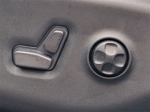 Certified 2024 Chrysler Pacifica Touring-L w/ S Appearance Package image 4