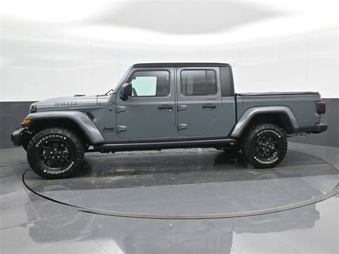 Used 2024 Jeep Gladiator Sport image 10