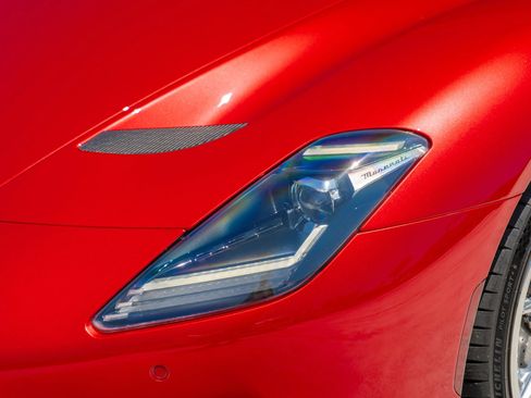 Used 2022 Maserati MC20 Coupe RWD image 32